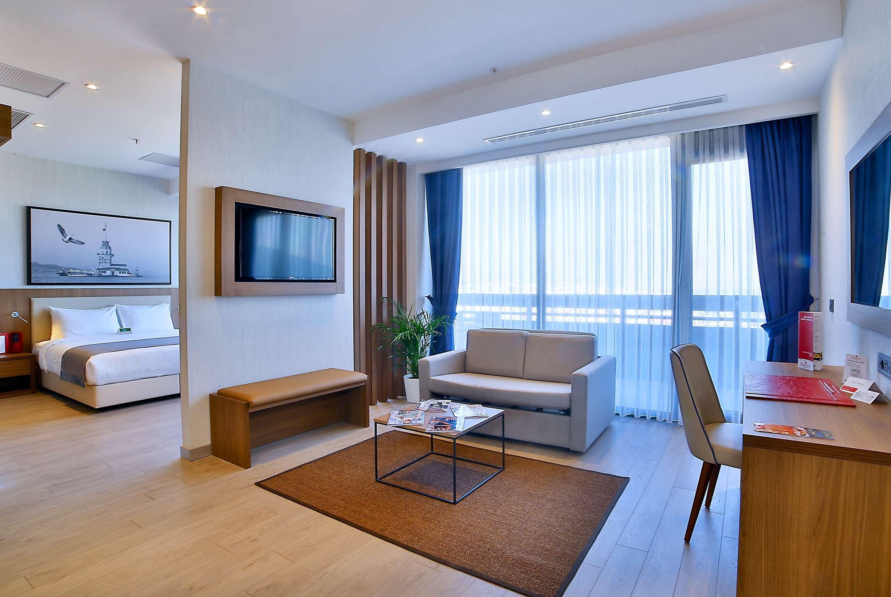 Ramada By Wyndham Old City Hotel 4*