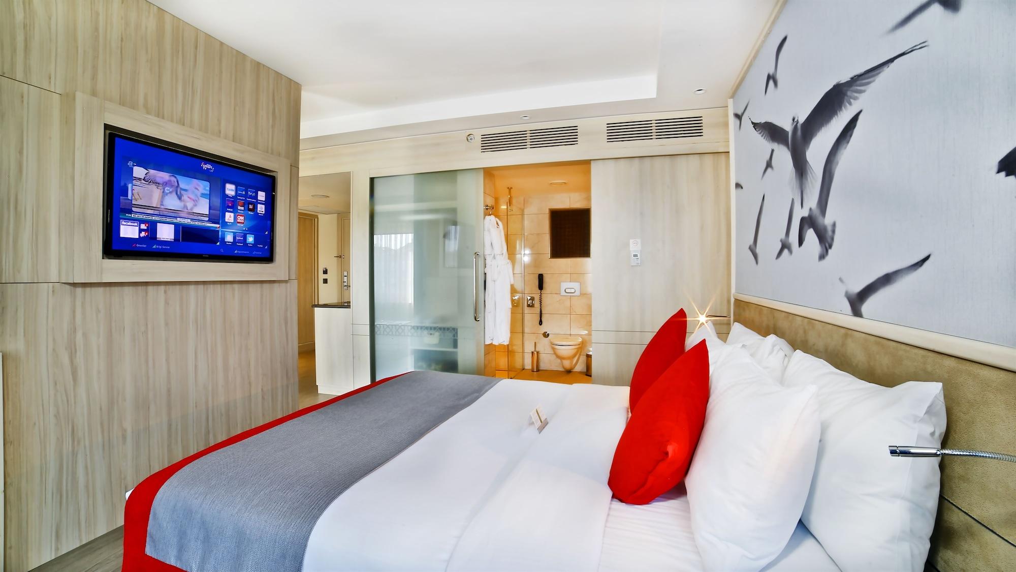 Otel Ramada By Wyndham Old 4*