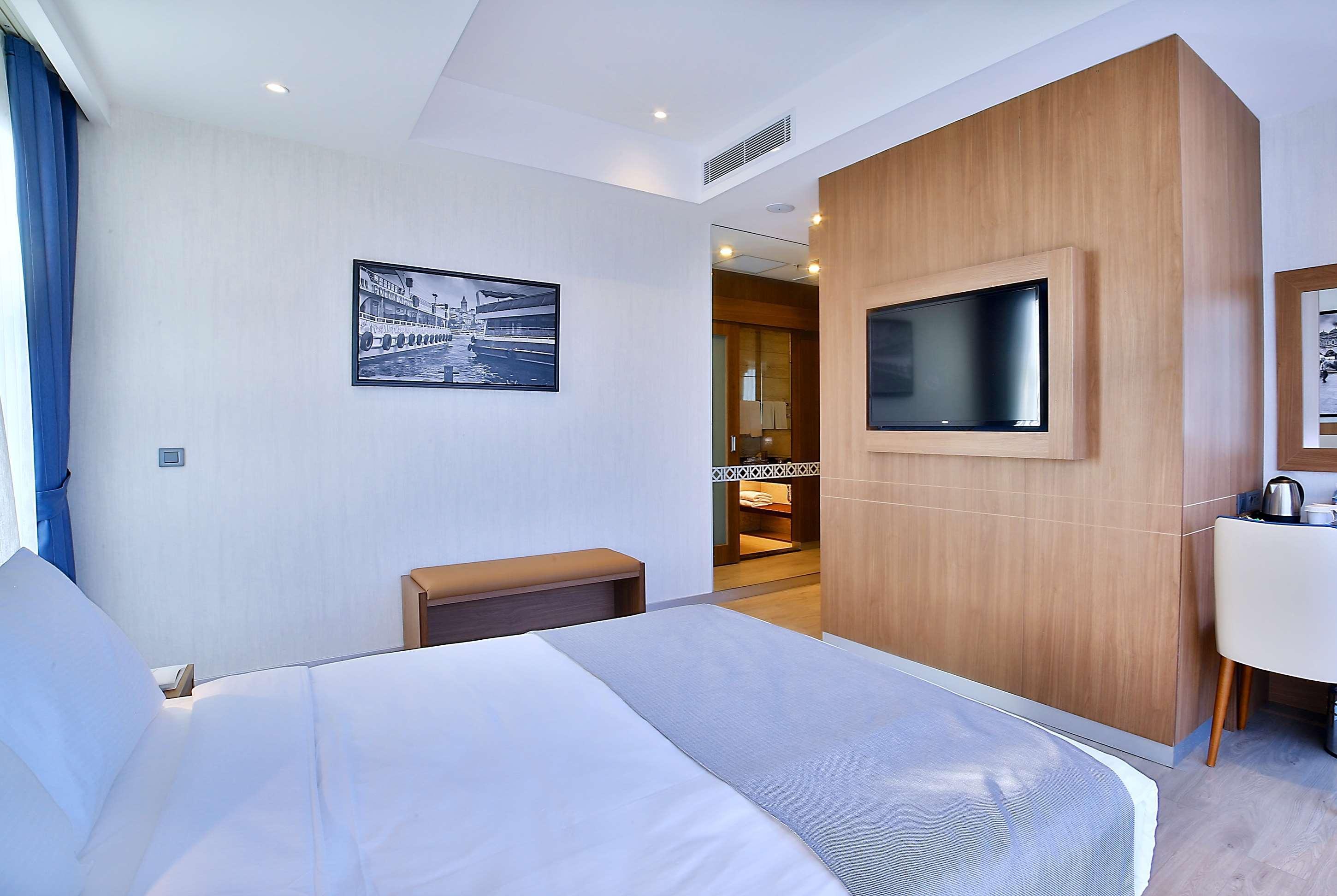 Otel Ramada By Wyndham Old 4*