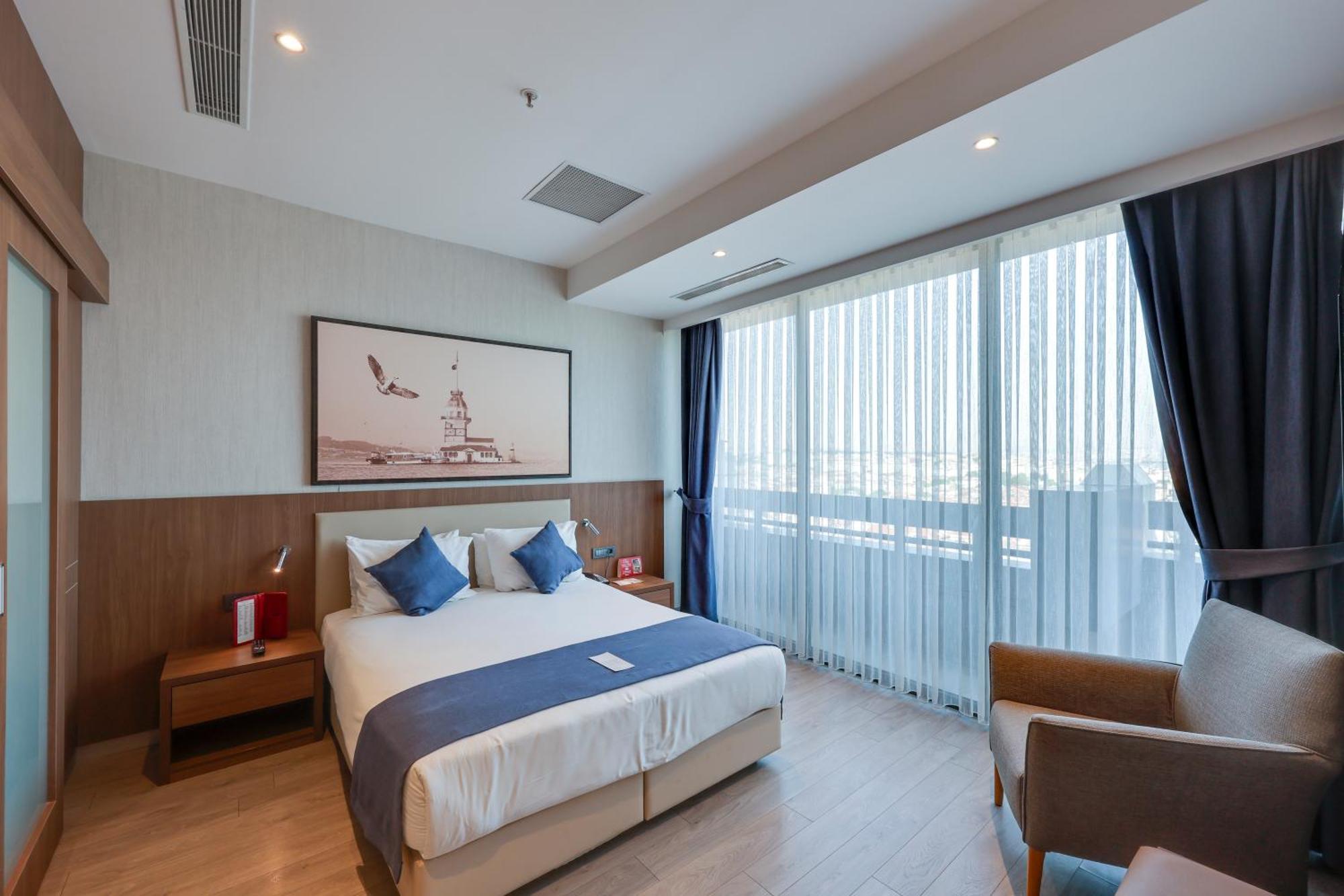 Ramada By Wyndham Old Otel 4*